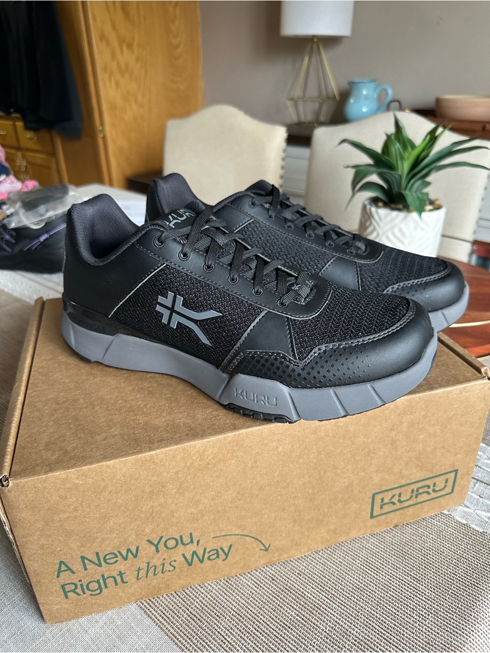 KURU Men's Quantum 2 Black and Gray Athletic Walking Sneakers New in Box